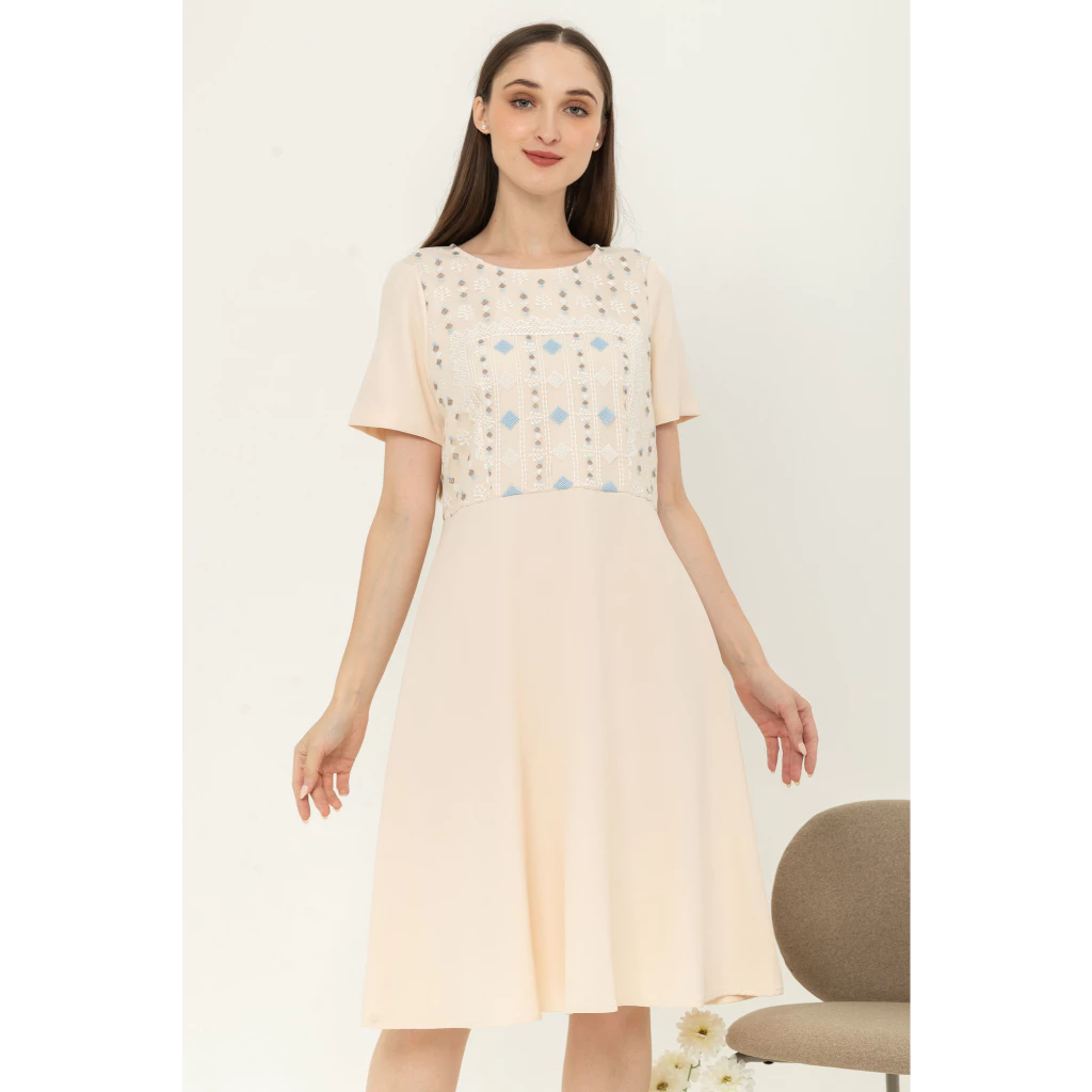Dress thumbnail 3